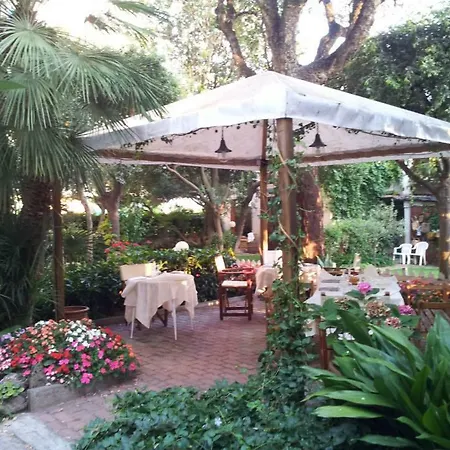 Hotell Ausonia